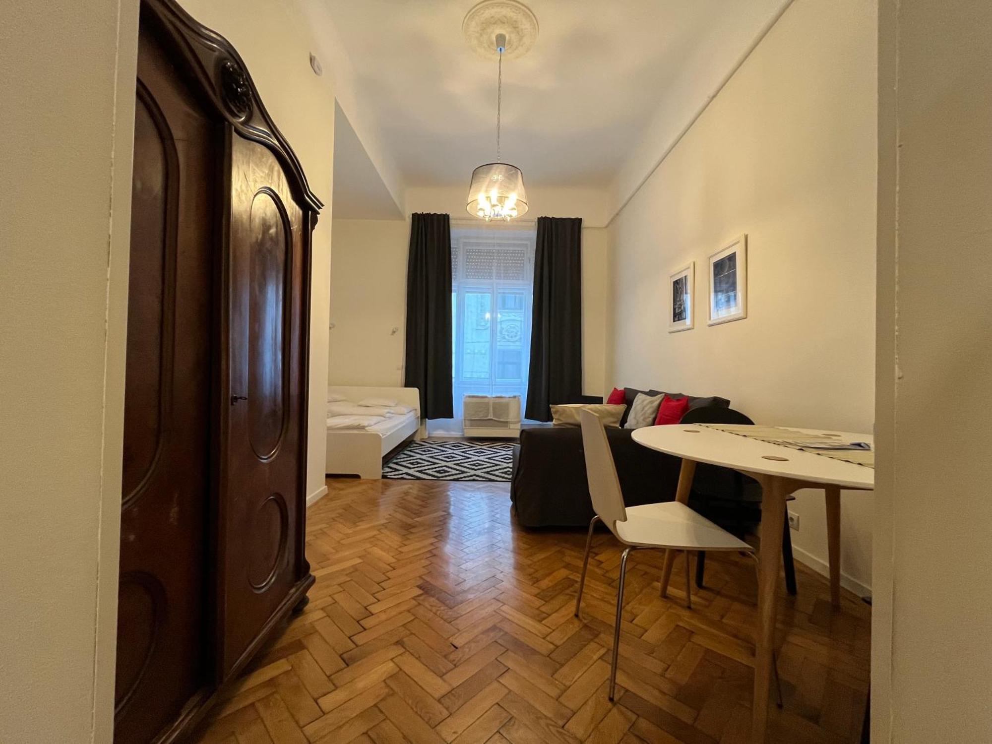 Tatra 4 Studios Budapest Exteriör bild