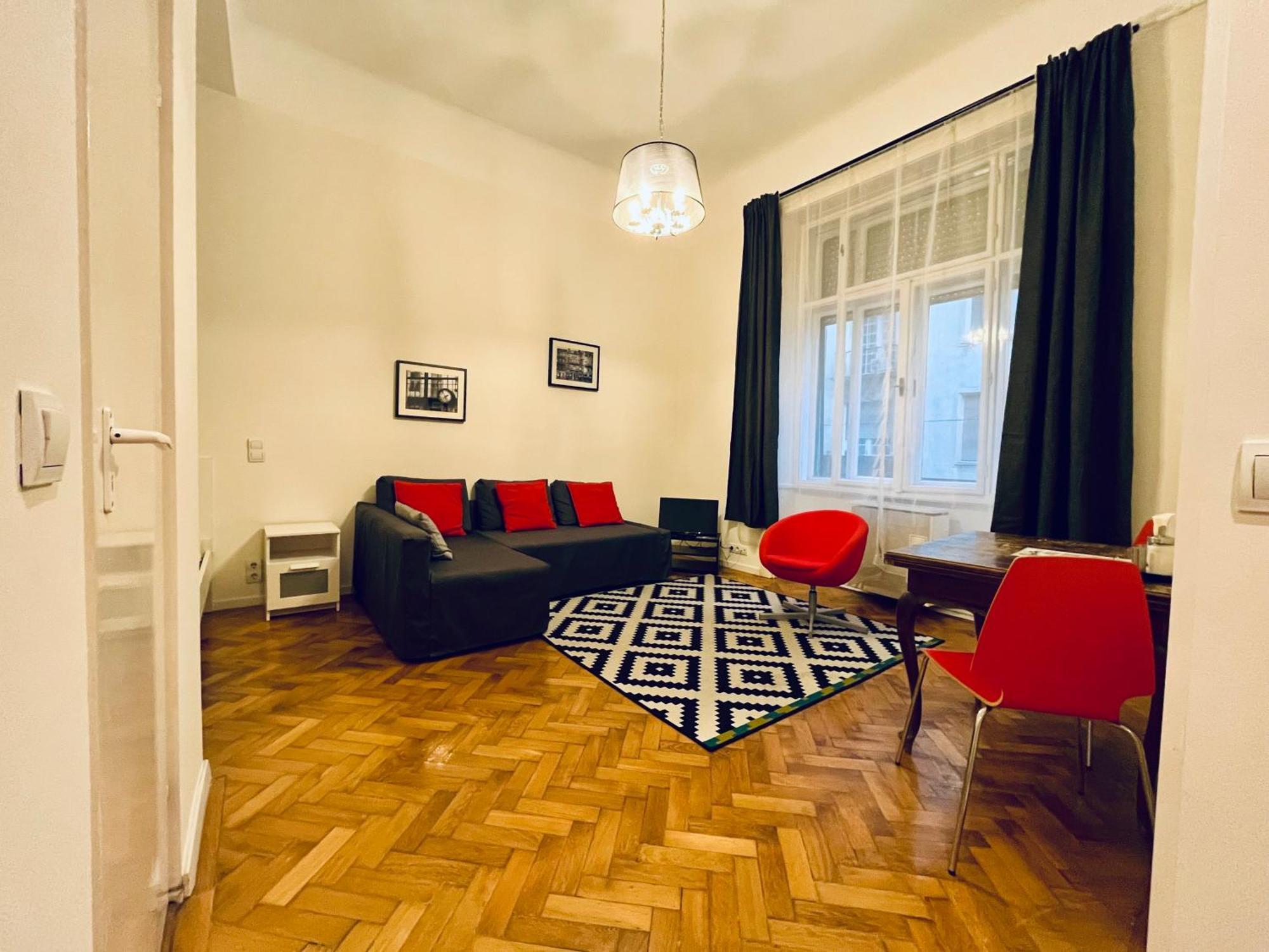 Tatra 4 Studios Budapest Rum bild